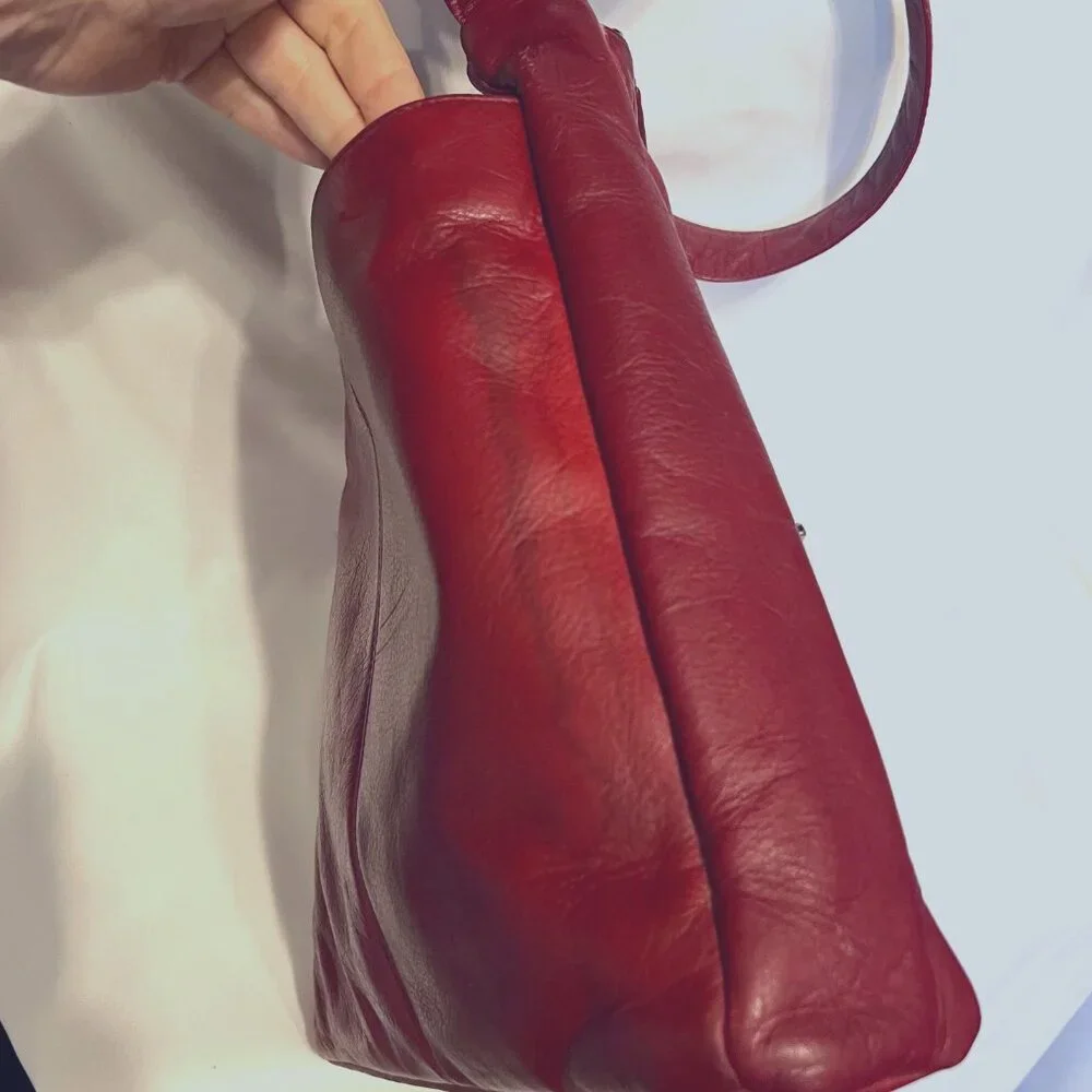 Levenger Red Leather Crossbody I pad/Small Laptop Bag/Purse-Pockets-Adjust Strap